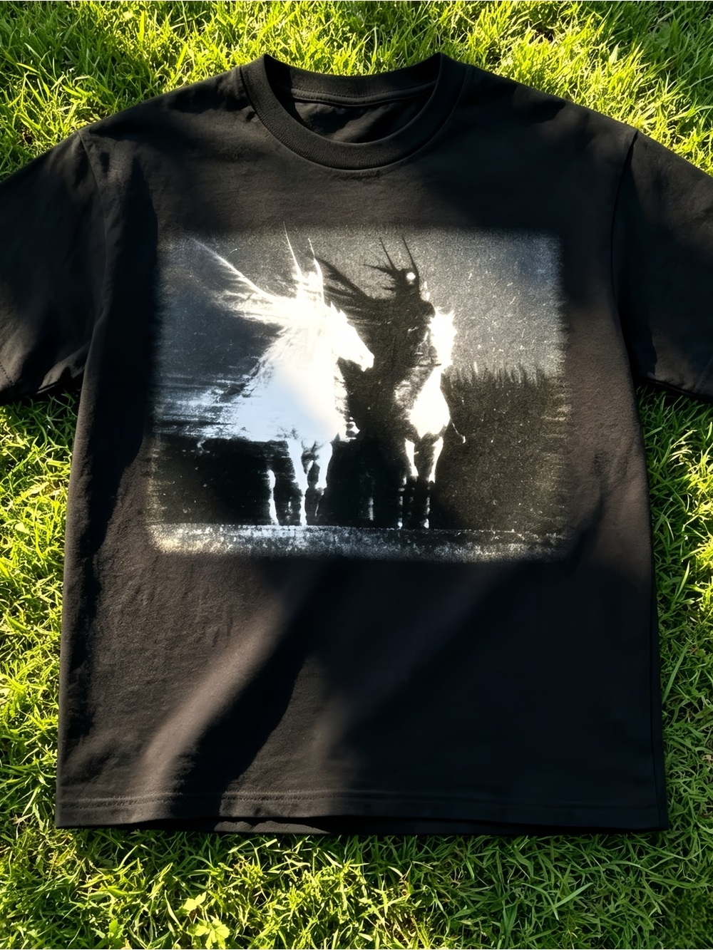 Dreamy horse design, black, unisex T-shirt.